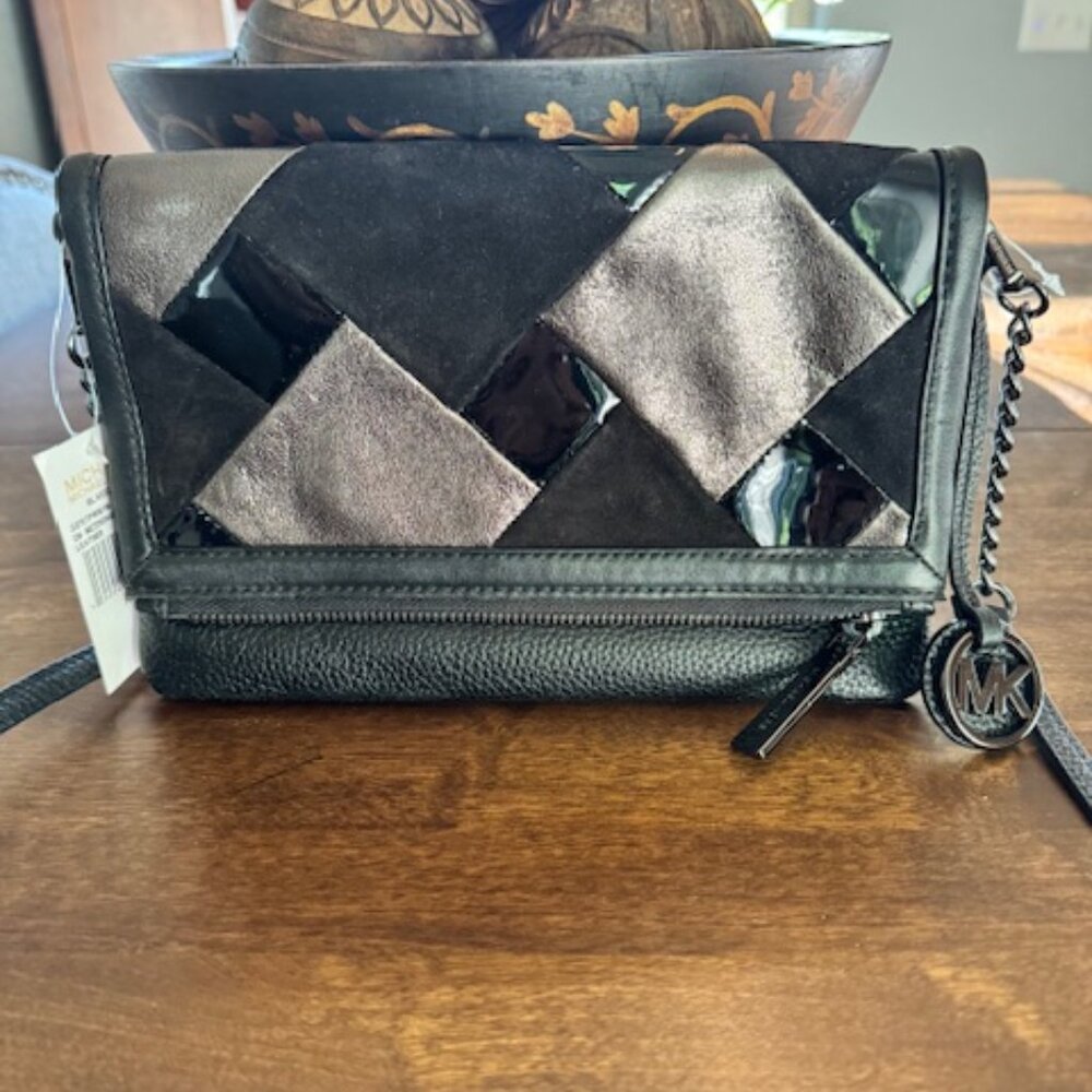 Michael Kors Blakeley Small Messenger Leather Crossbody Bag - Black / Gunmetal
